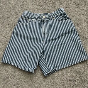 Levi’s High Baggy Shorts Size 25-EUC
